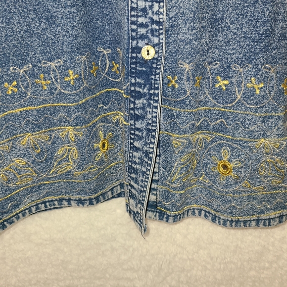 Club Z Denim Womens 18-20 Distressed Retro Denim Button Up - Picture 5 of 13